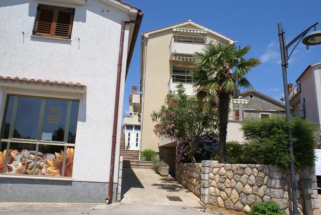 Apartments Robert Porat  Buitenkant foto