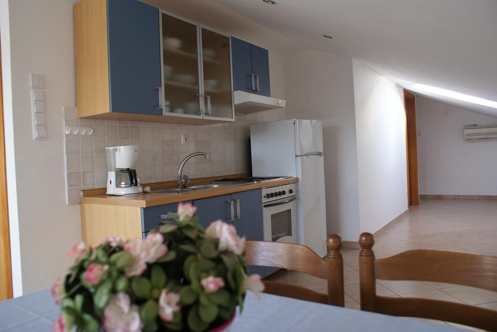 Apartments Robert Porat  Buitenkant foto