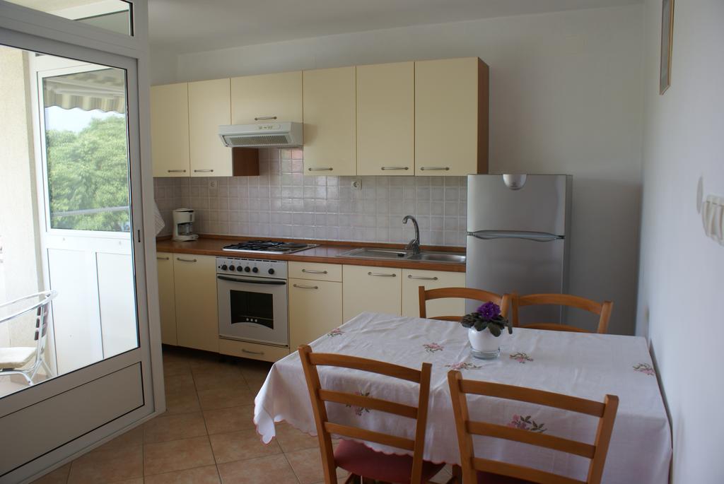 Apartments Robert Porat  Buitenkant foto