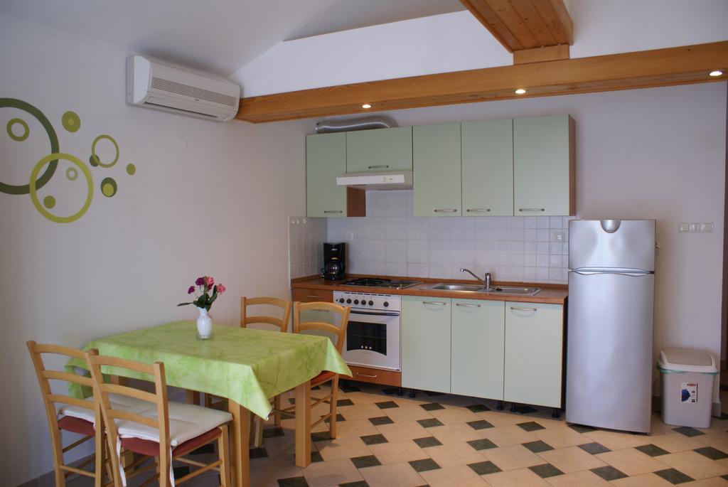 Apartments Robert Porat  Buitenkant foto